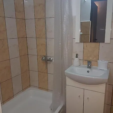 Nord, Plaja Acapulco-debarcader, Garsoniere Four Studios, Bucatarie Comuna, Baie Proprie, Etaj 4, Fara Lift Lejlighed *