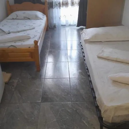 Lejlighed Nord, Plaja Acapulco-debarcader, Garsoniere Four Studios, Bucatarie Comuna, Baie Proprie, Etaj 4, Fara Lift Eforie Nord