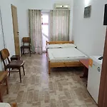 Nord, Plaja Acapulco-debarcader, Garsoniere Four Studios, Bucatarie Comuna, Baie Proprie, Etaj 4, Fara Lift Apartman