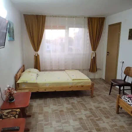 Nord, Plaja Acapulco-debarcader, Garsoniere Four Studios, Bucatarie Comuna, Baie Proprie, Etaj 4, Fara Lift Апартаменты