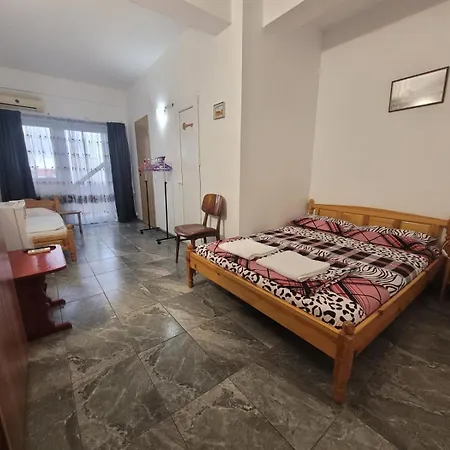 Nord: Plaja Acapulco Cu Bucătărie Comună * Eforie Nord