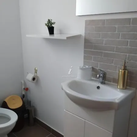 Nord, Plaja Acapulco-debarcader, Garsoniere Four Studios, Bucatarie Comuna, Baie Proprie, Etaj 4, Fara Lift * エフォリエ・ノルド