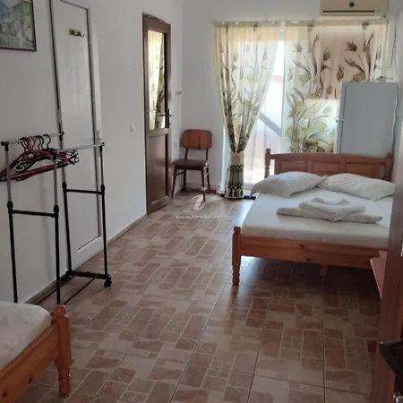 Nord, Plaja Acapulco-debarcader, Garsoniere Four Studios, Bucatarie Comuna, Baie Proprie, Etaj 4, Fara Lift