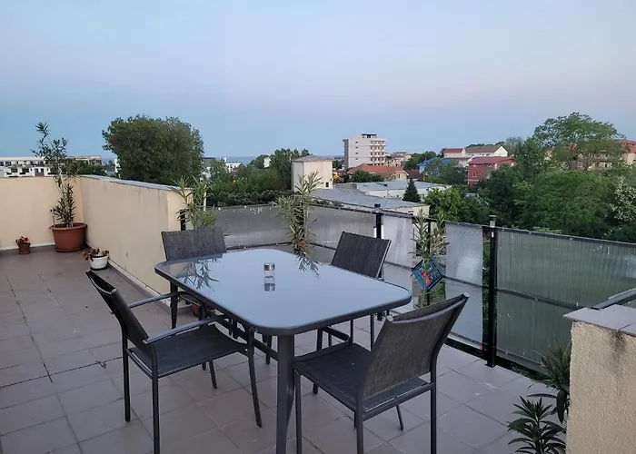 アパート Nord, Plaja Acapulco-debarcader, Garsoniere Four Studios, Bucatarie Comuna, Baie Proprie, Etaj 4, Fara Lift *