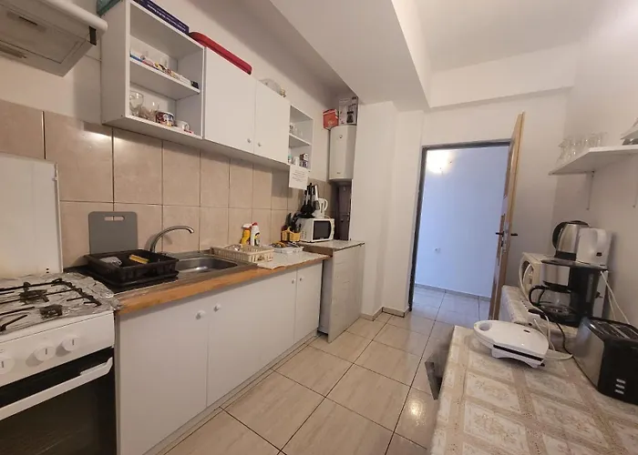 Nord, Plaja Acapulco-debarcader, Garsoniere Four Studios, Bucatarie Comuna, Baie Proprie, Etaj 4, Fara Lift * אפורי נורד